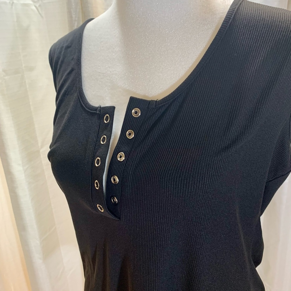 Scoop neck Ribbed Tee 2 Pack - Picture 2 of 9